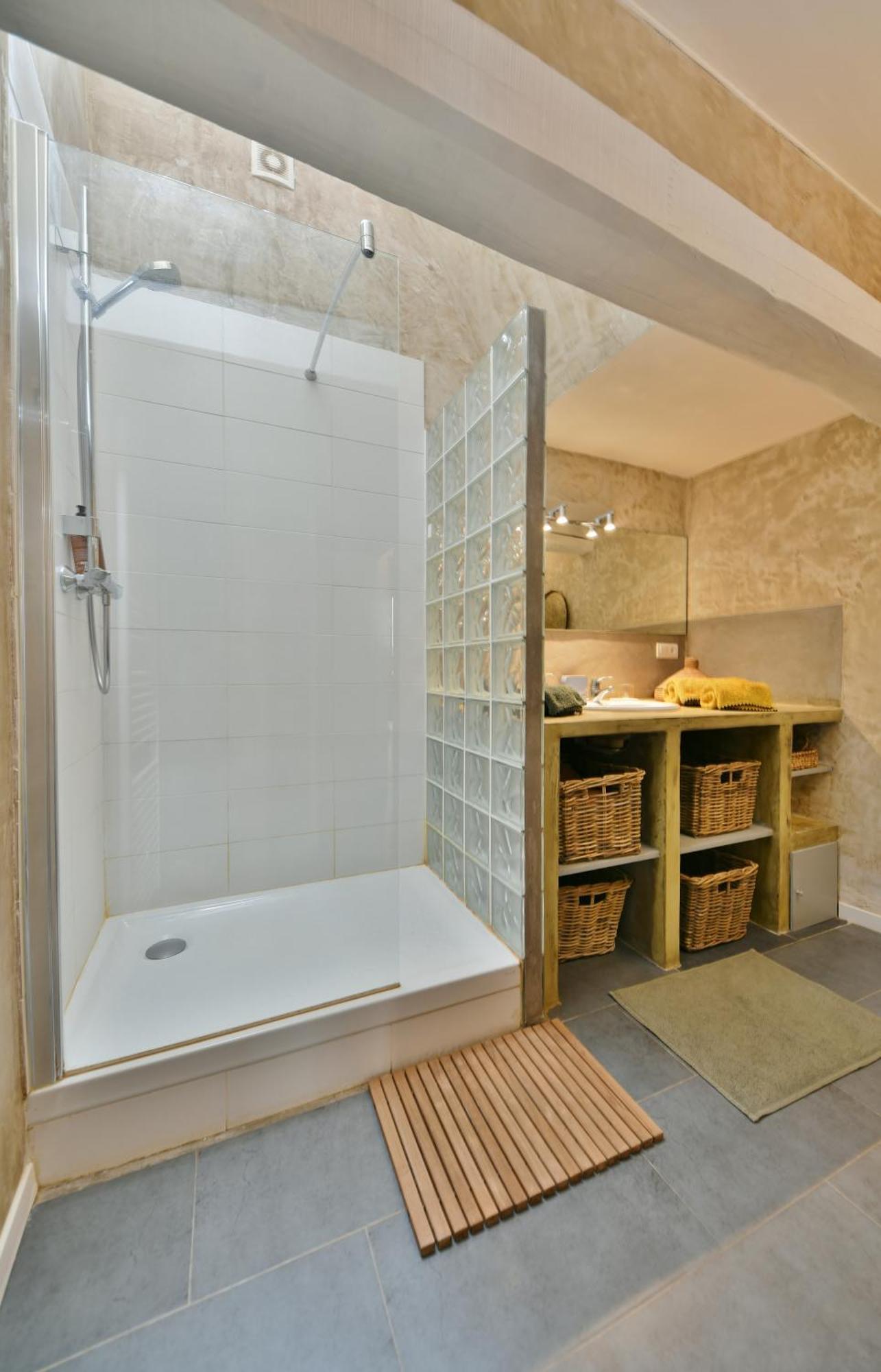 "La Suite" 3 Etoiles Uzès Buitenkant foto